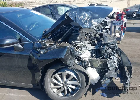2022 Toyota Camry Le z USA, uszkodzony, nr VIN 4T1C11AK2NU682472